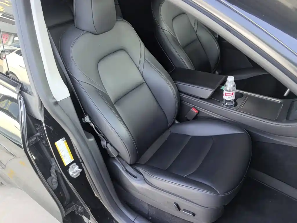 Tesla Model Y — миниатюра 25