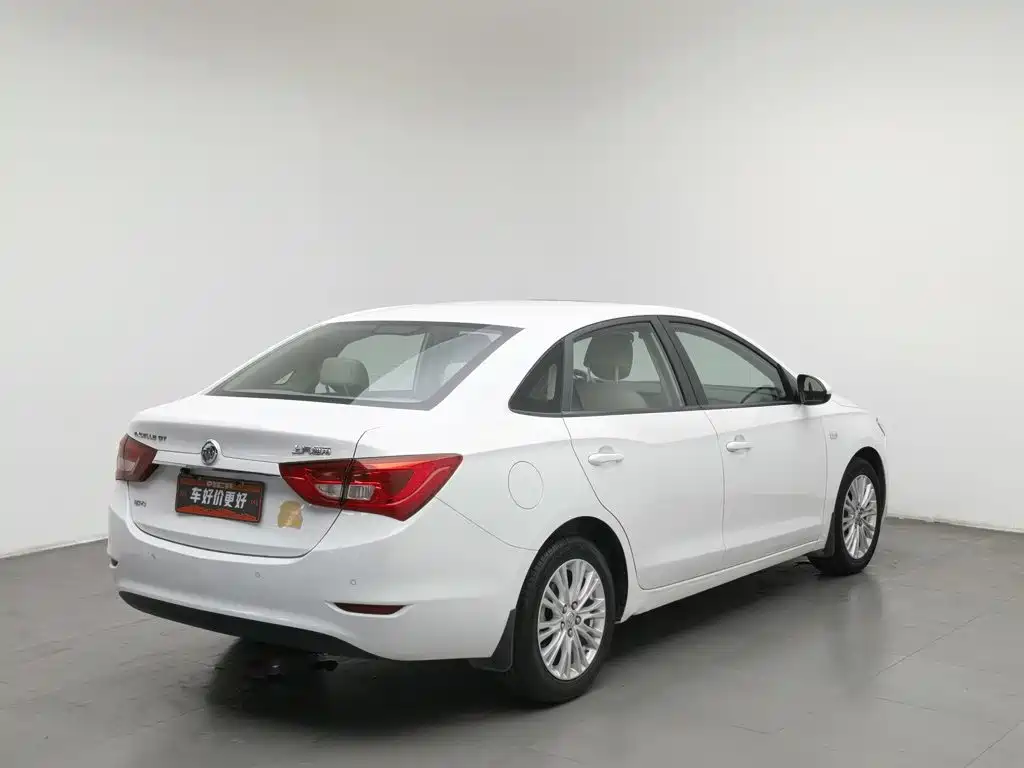 Buick Excelle — миниатюра 2