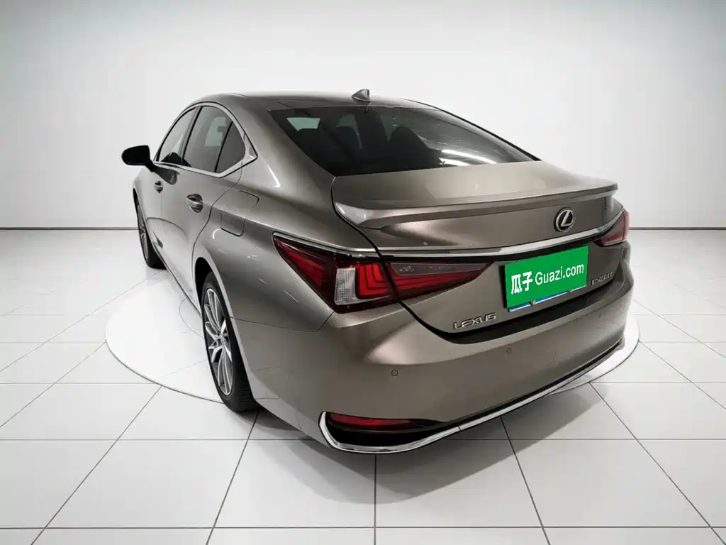 Lexus ES — миниатюра 25