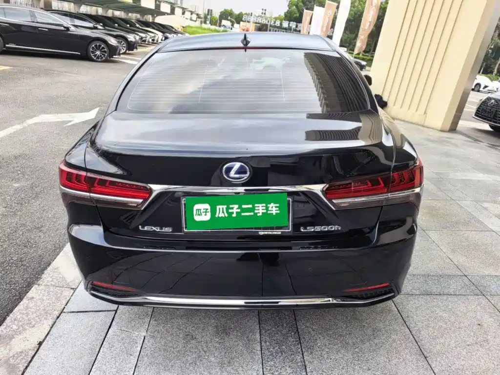 Lexus LS — миниатюра 6