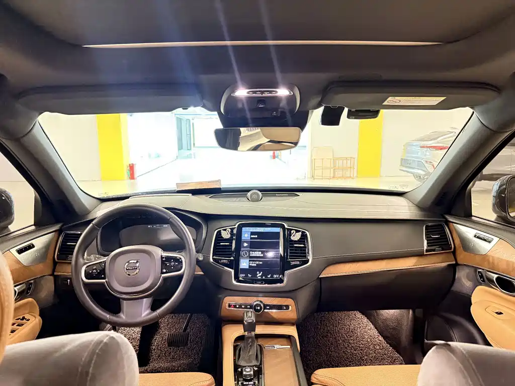Volvo XC90 — миниатюра 5