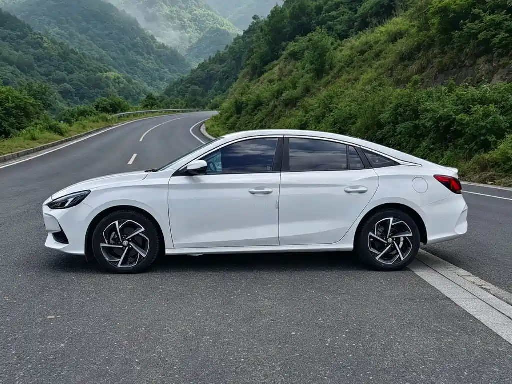 MG MG5 — миниатюра 6
