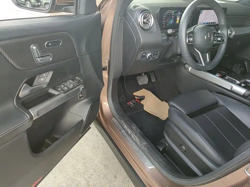 Mercedes-Benz GLB — миниатюра 16