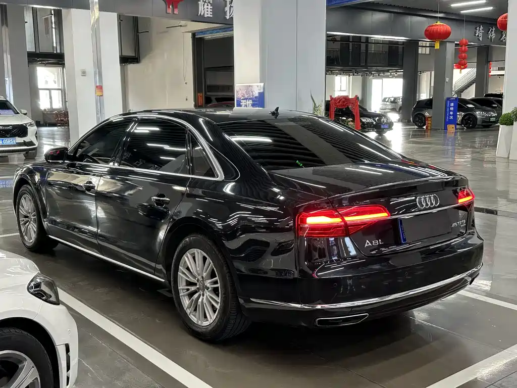 Audi A8 — миниатюра 7
