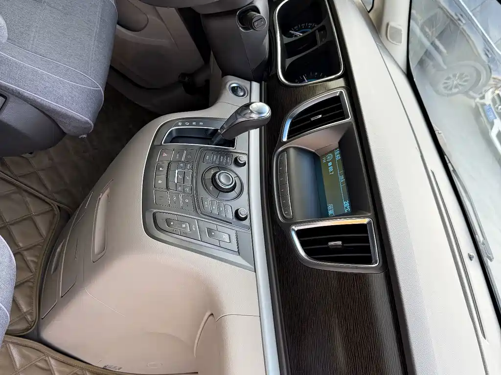 Buick GL8 — миниатюра 12