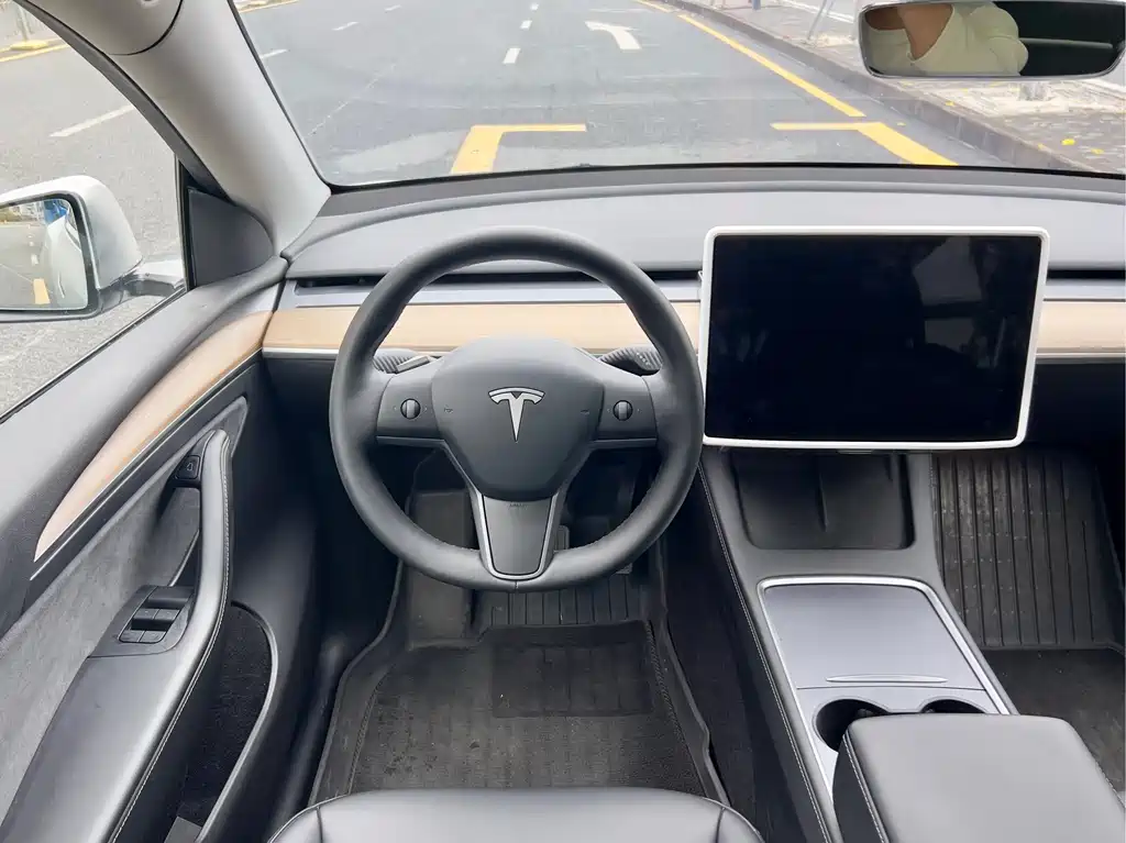 Tesla Model Y — фотографии объявления, Фото 12
