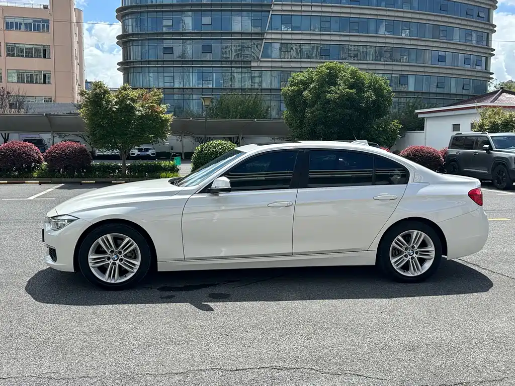 BMW 3 Series — миниатюра 8