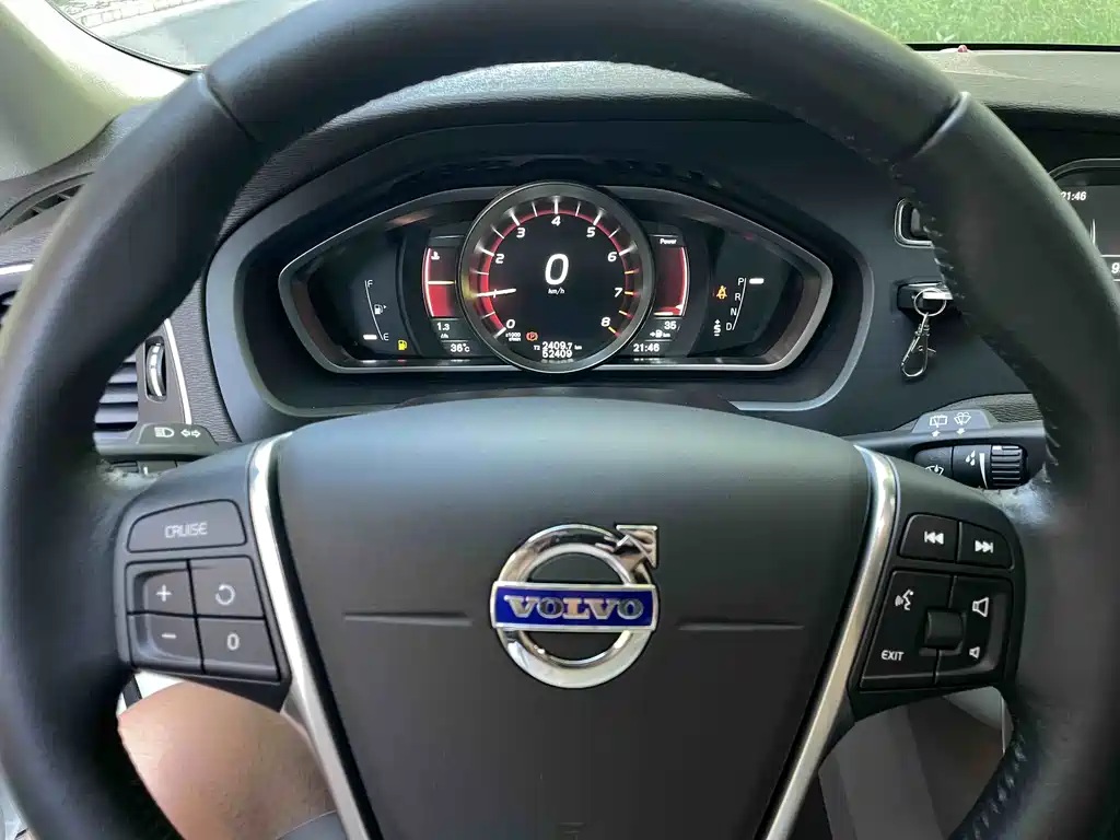 Volvo V40 — миниатюра 9