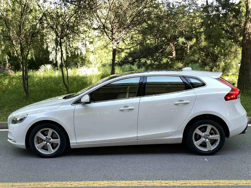 Volvo V40 — миниатюра 4