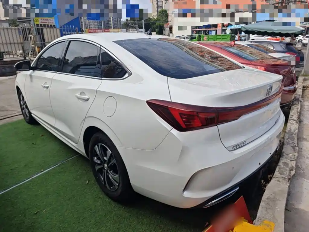 Changan Eado — миниатюра 5