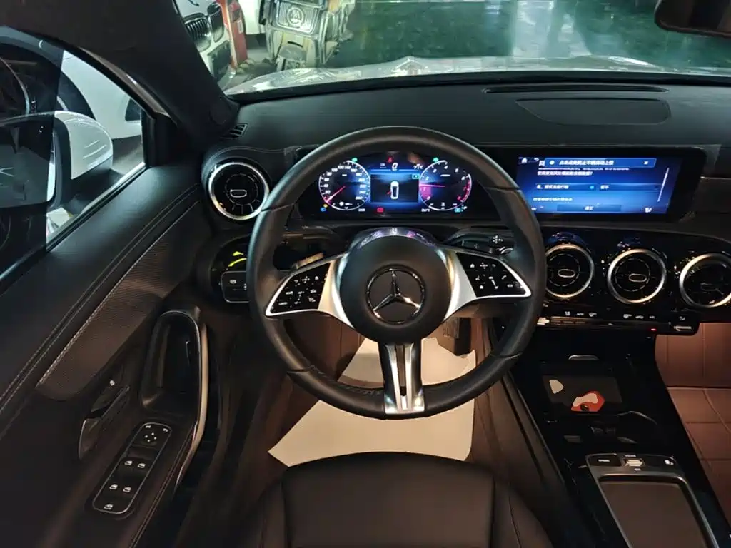 Mercedes-Benz A-Class — миниатюра 11