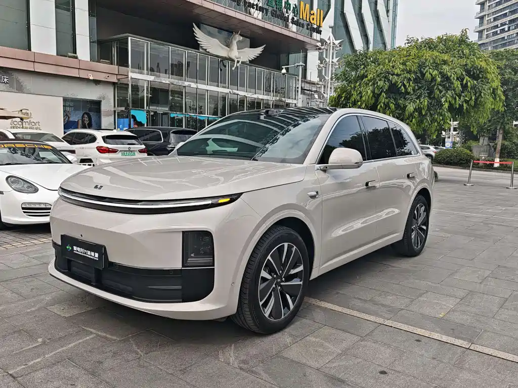 Li Auto Li L6 2025