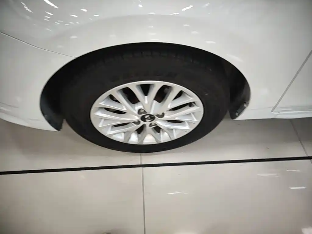 Kia K2 — миниатюра 23