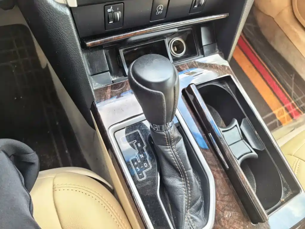 Toyota Camry — миниатюра 14