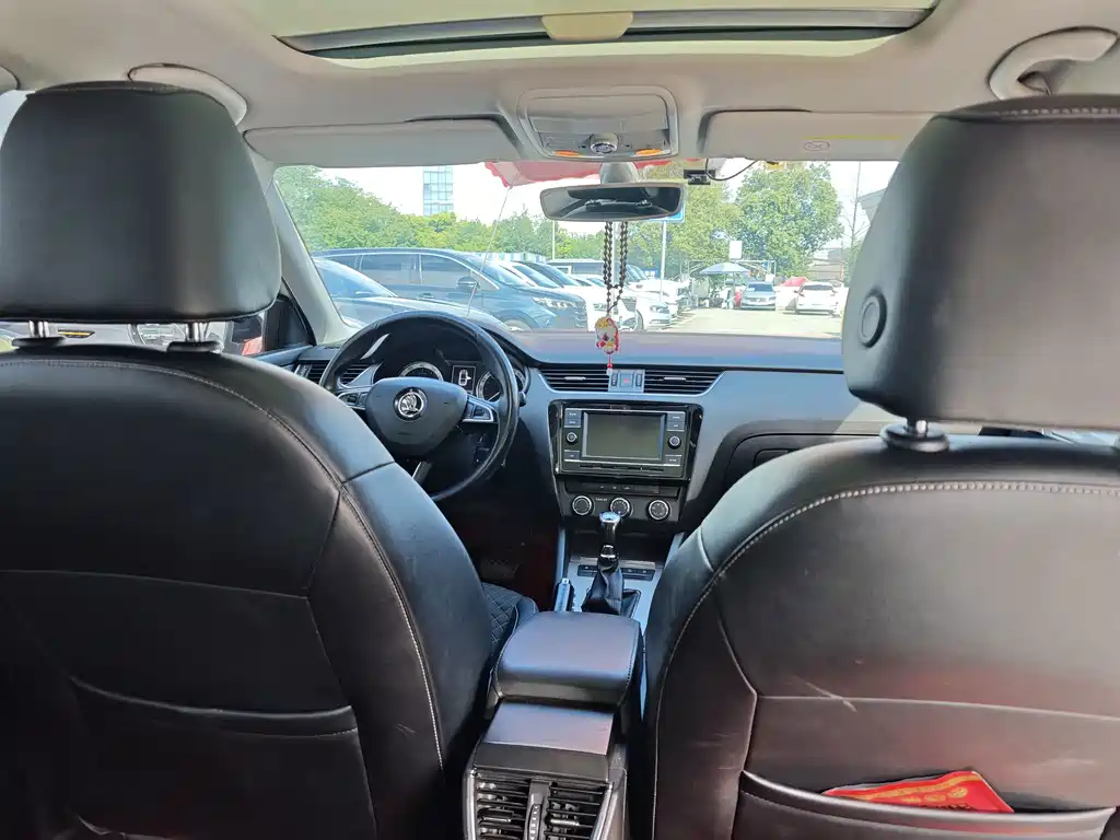 Skoda Octavia — миниатюра 7