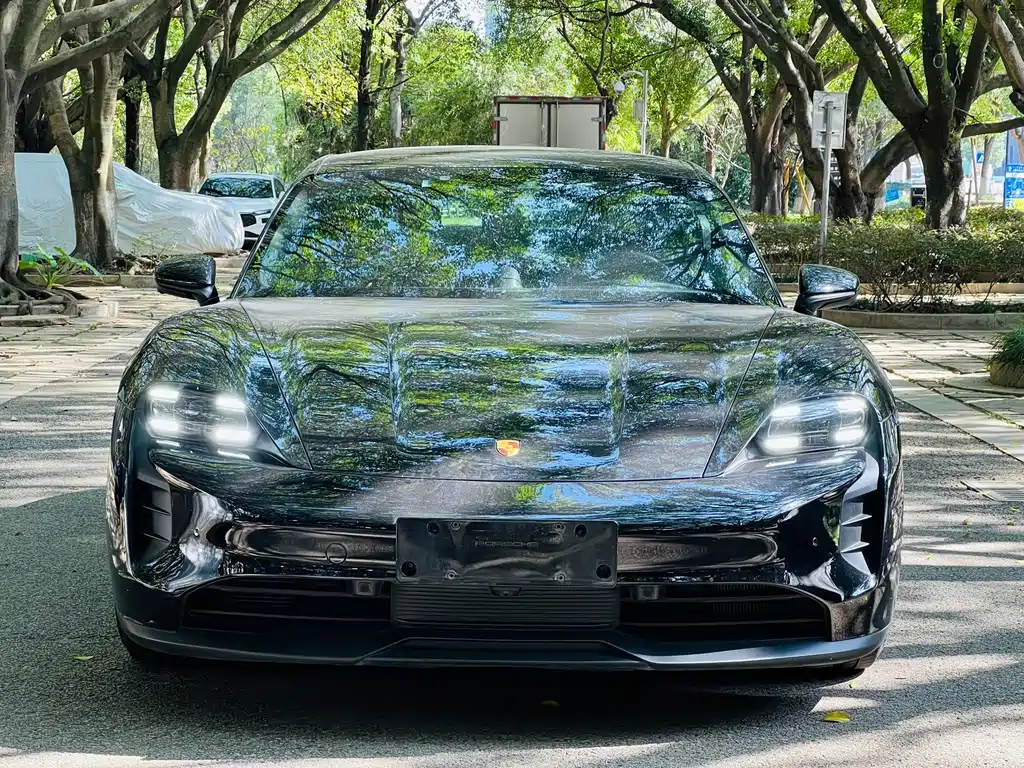 Porsche Taycan — миниатюра 2