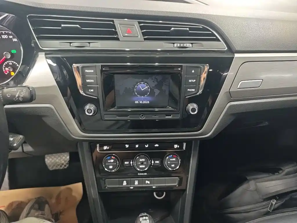 Volkswagen Touran — миниатюра 13