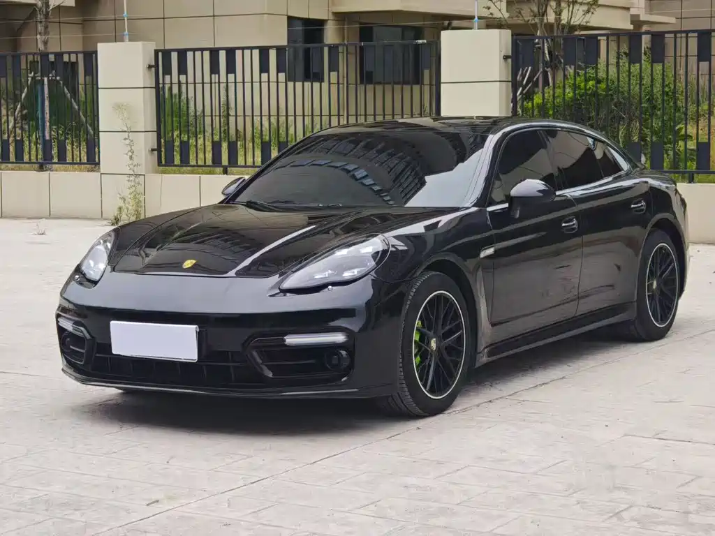 Porsche Panamera 2013 Panamera 4 Platinum Edition 3.6L