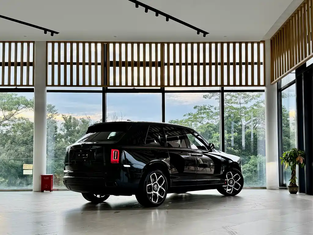 Rolls-Royce Cullinan 2024 Black Badge
