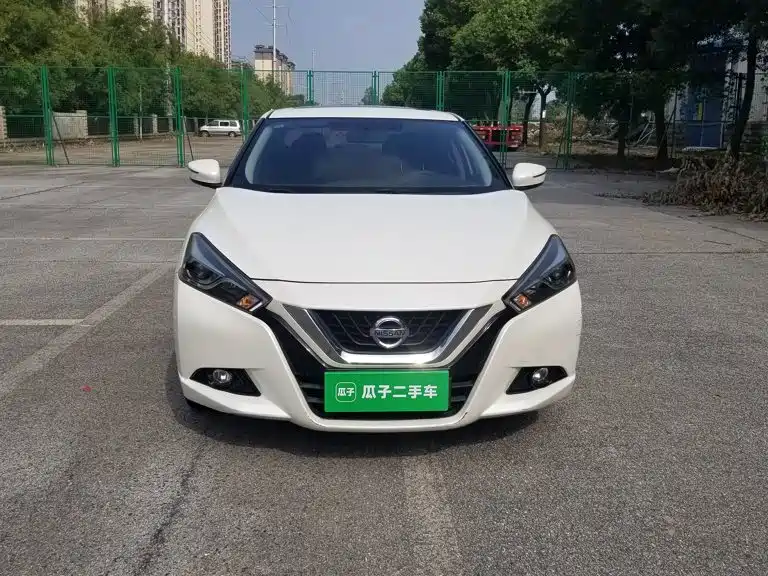 Nissan Bluebird — миниатюра 3