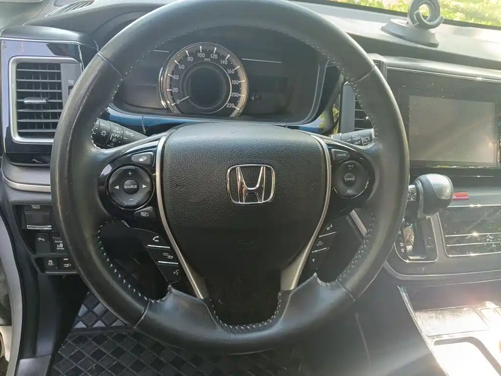 Honda Elysion — миниатюра 6