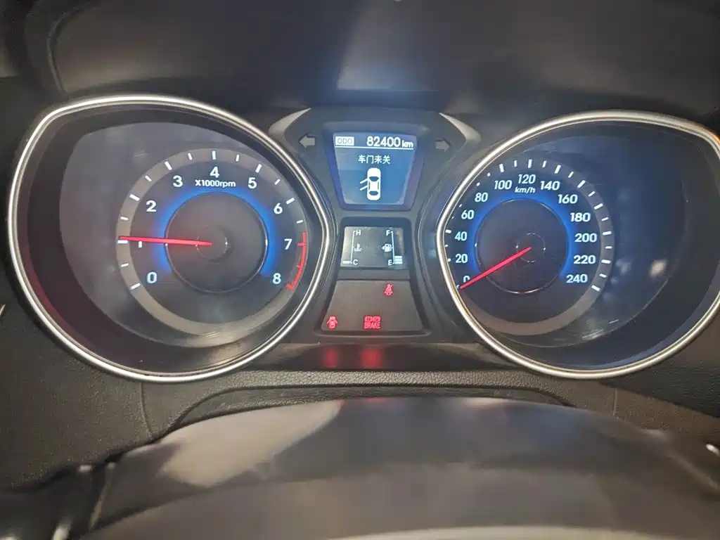Hyundai Elantra Langdong — миниатюра 12