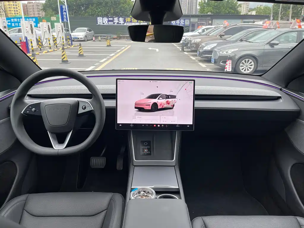 Tesla Model Y — миниатюра 6