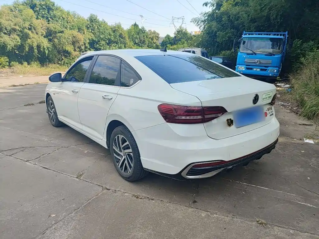 Volkswagen Lavida — миниатюра 5