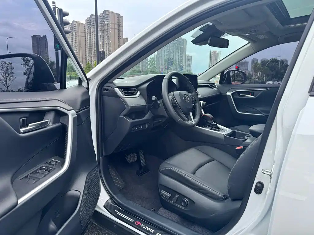 Toyota RAV4 2.0L CVT 2WD 20th Anniversary Platinum Commemorative Edition, фото 5