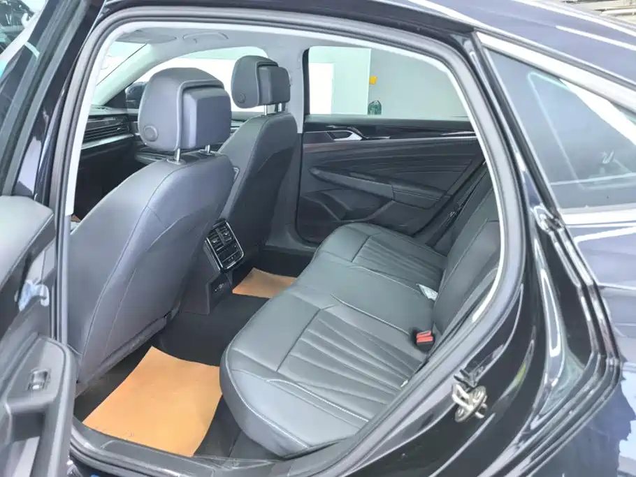 Volkswagen Passat — миниатюра 11