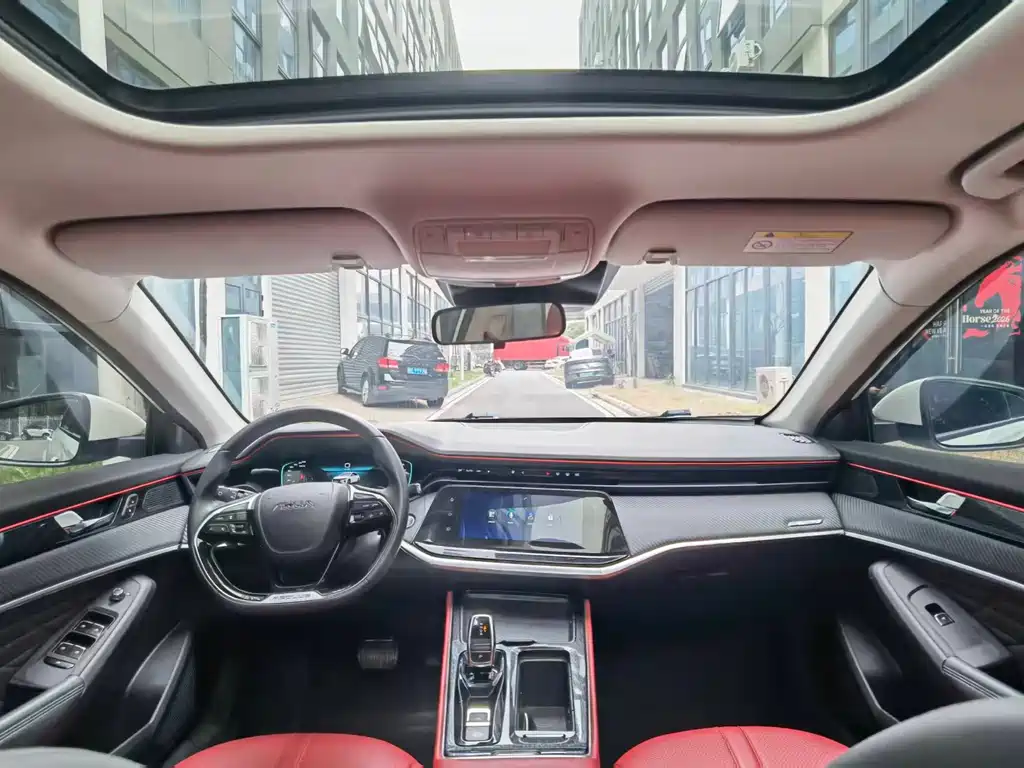 DONGFENG YI HYUN MAX