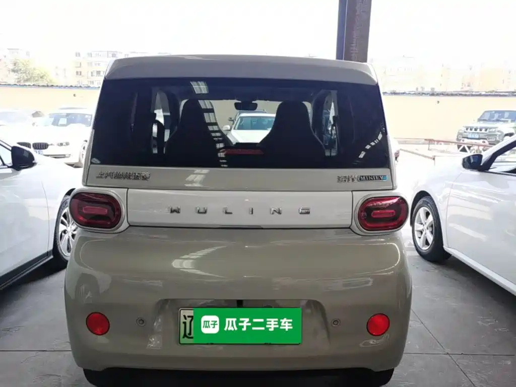 Wuling MINIEV — миниатюра 6