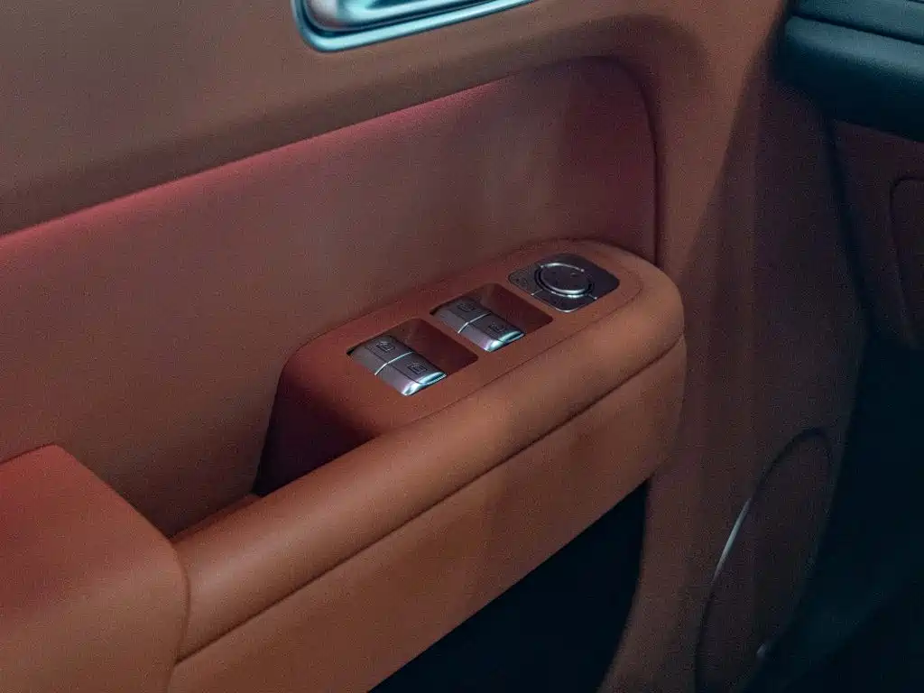 Li Auto Li L8 — миниатюра 18
