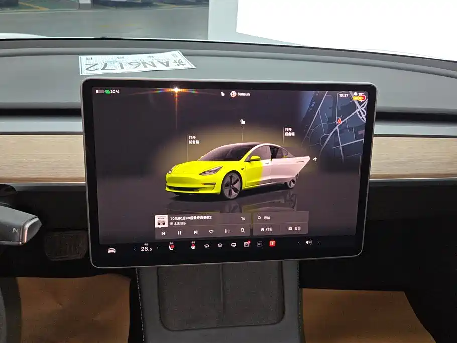 TESLA MODEL 3