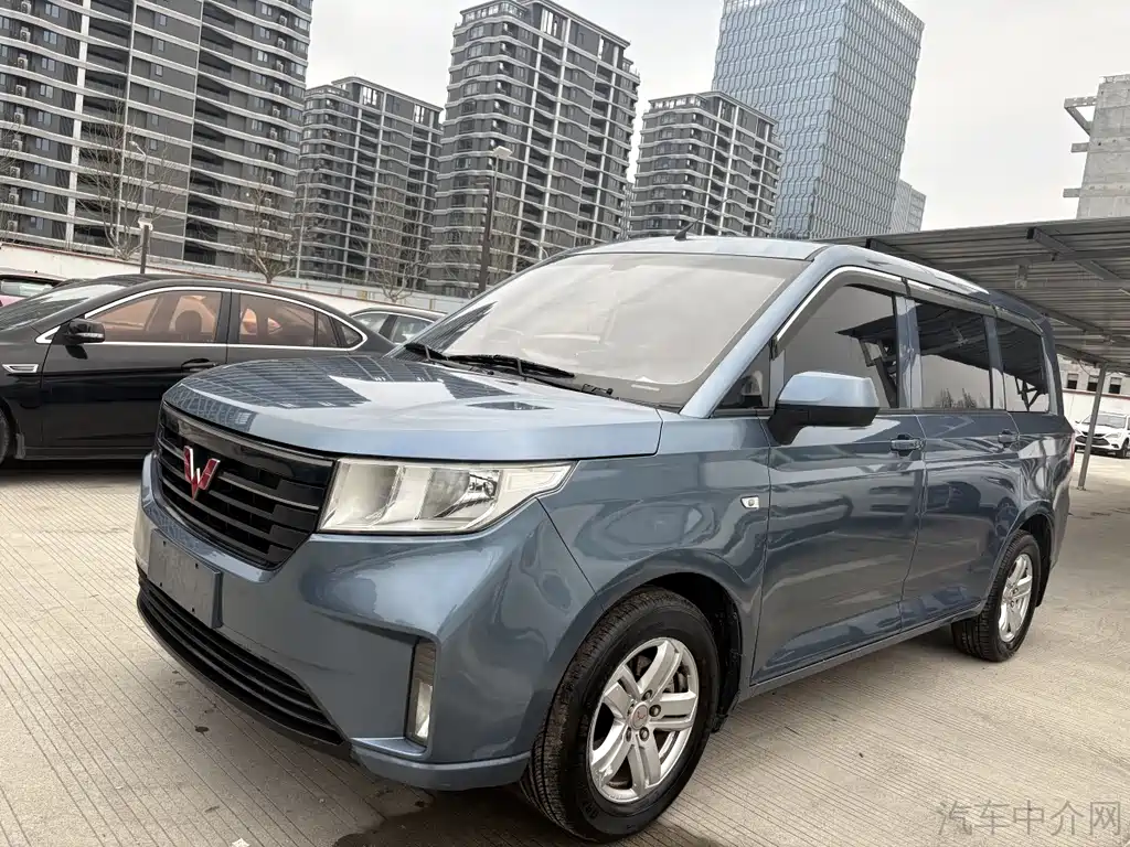 Wuling Hongguang PLUS 2021