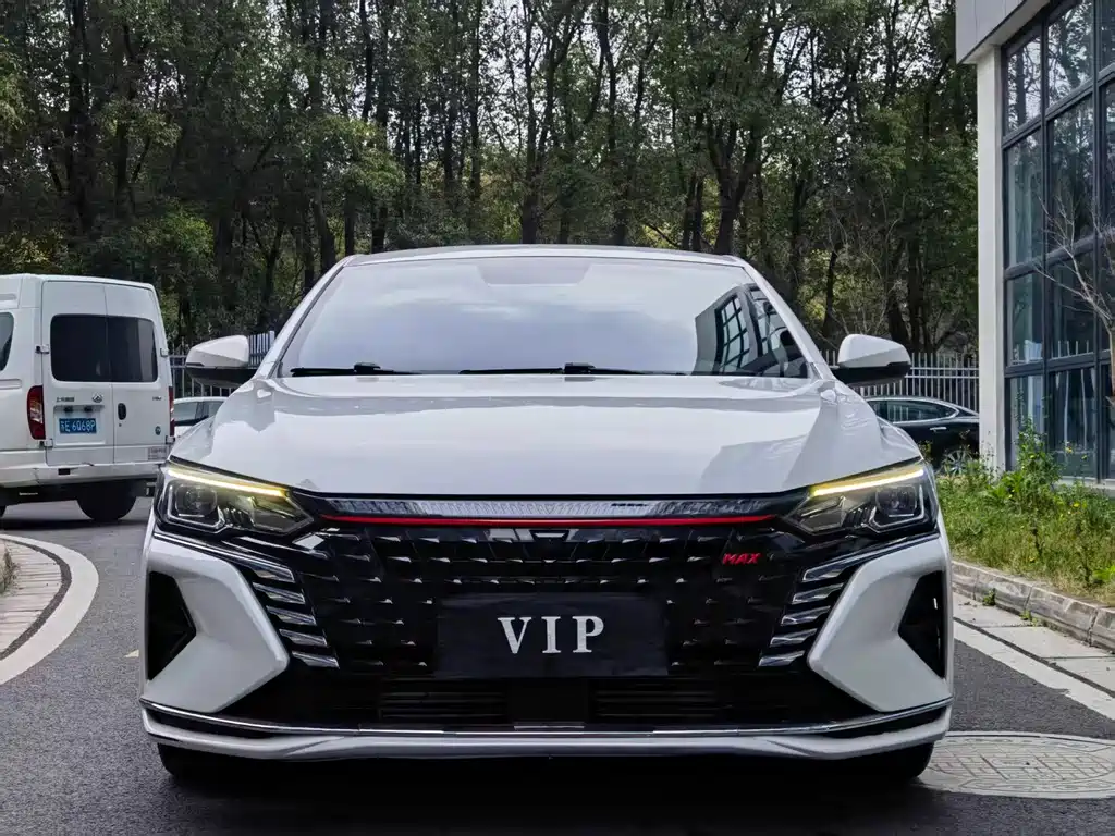 DONGFENG YI HYUN MAX