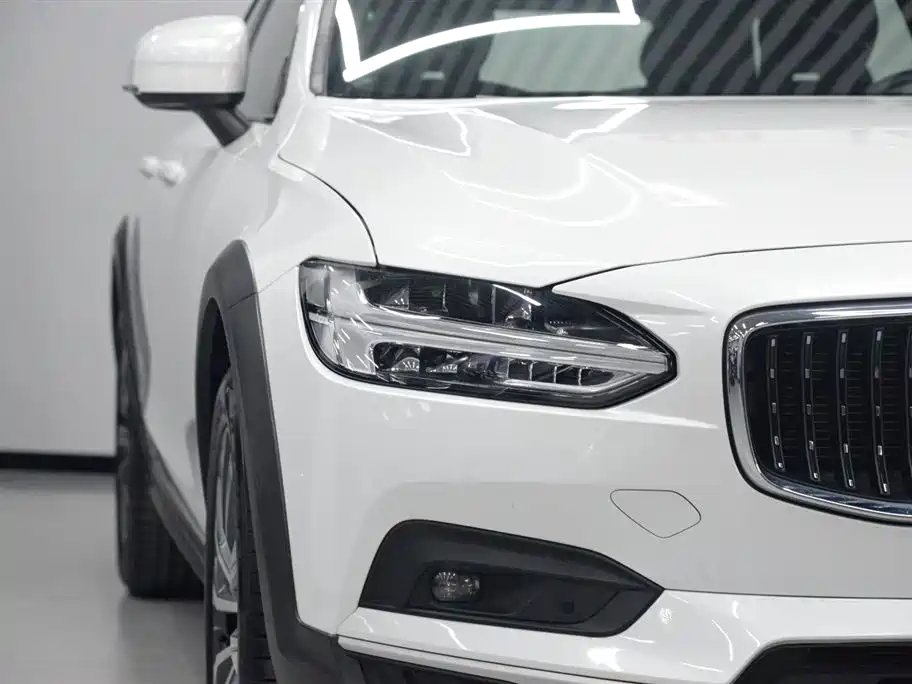 Volvo V90 2021 Cross Country B5 AWD