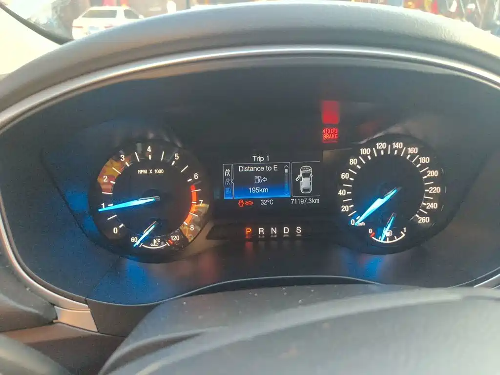 Ford Mondeo — миниатюра 7