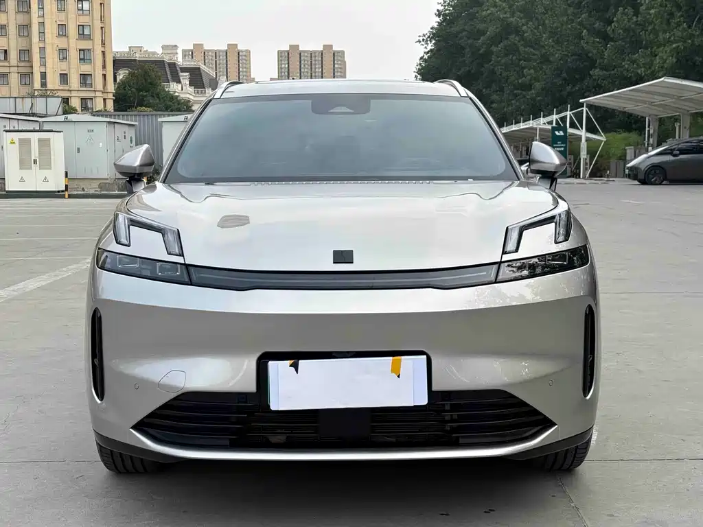 Lynk & Co 08 EM-P 2025 245km Halo