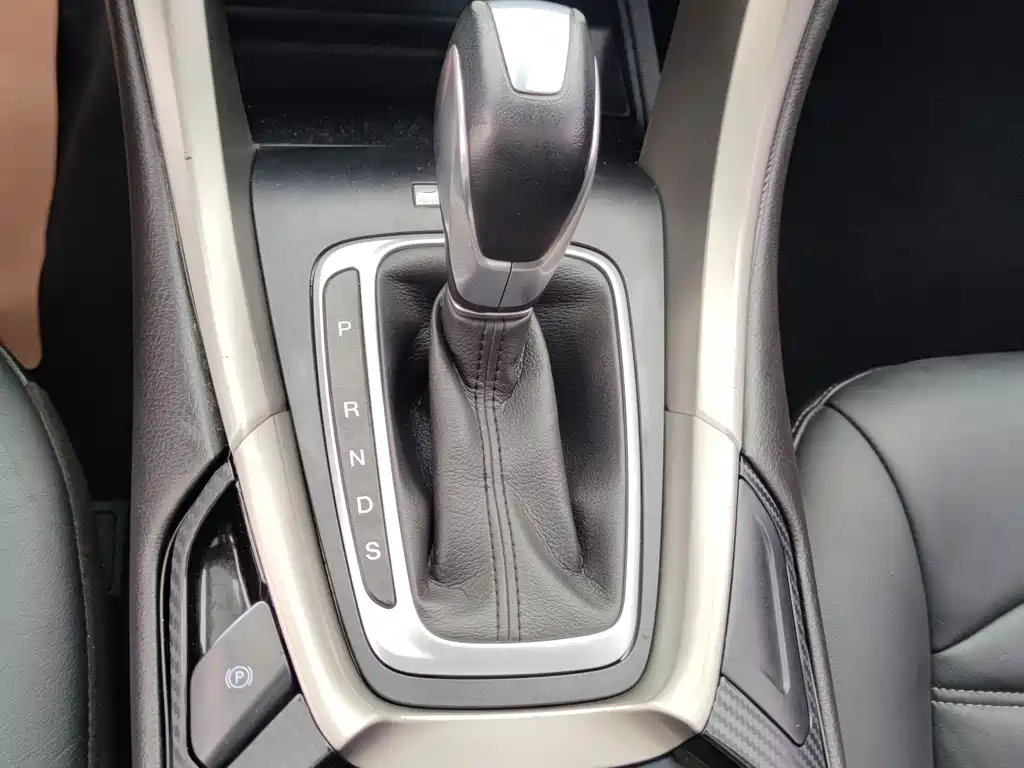 Ford Mondeo — миниатюра 22
