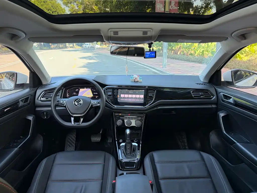 VOLKSWAGEN T ROC EXPLORING SONGS