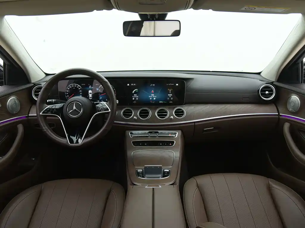 Mercedes-Benz E-Class — миниатюра 11