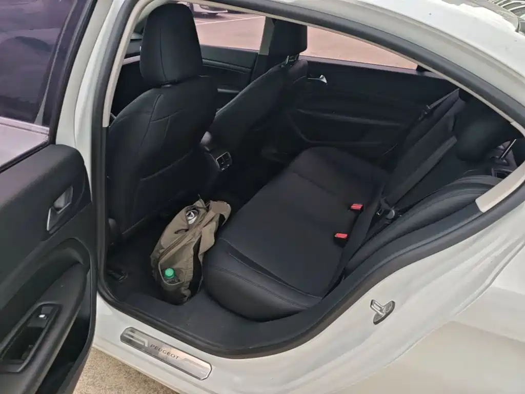 Peugeot 408 — миниатюра 17
