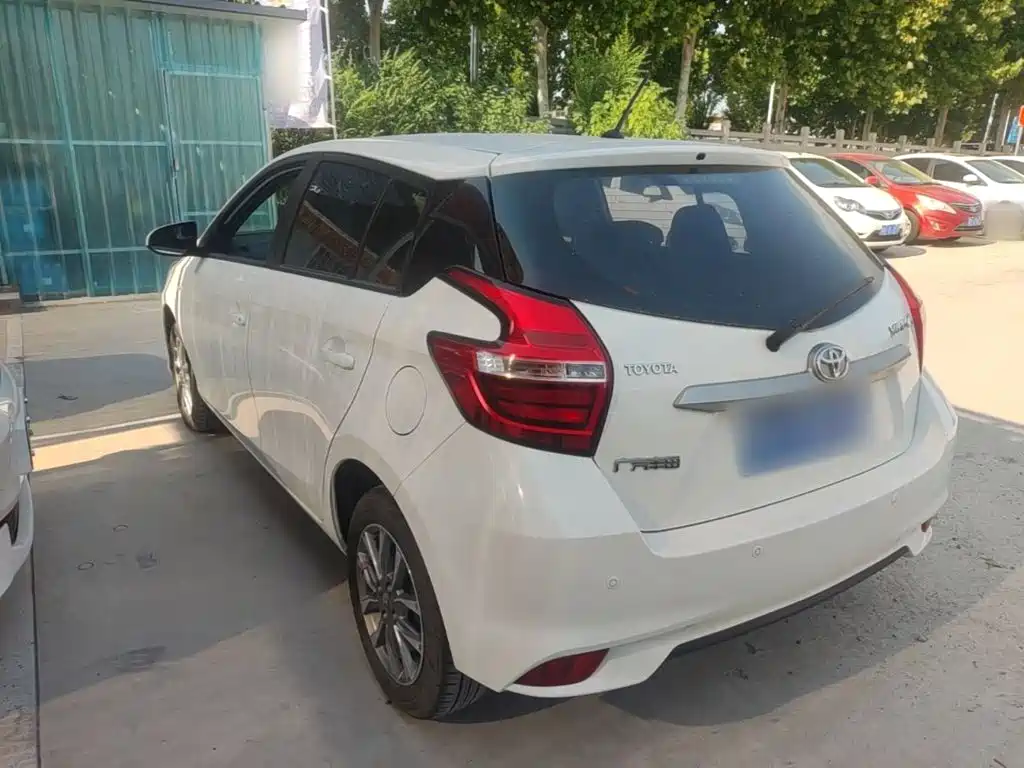 Toyota Yaris L — миниатюра 5