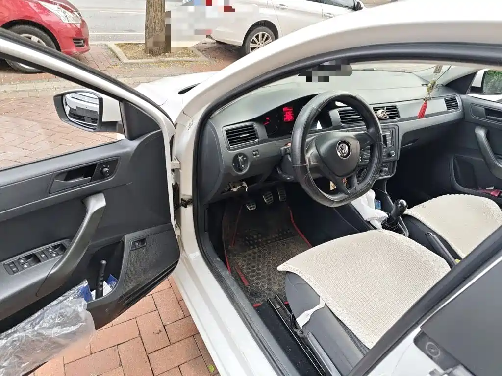 Volkswagen Santana — миниатюра 14