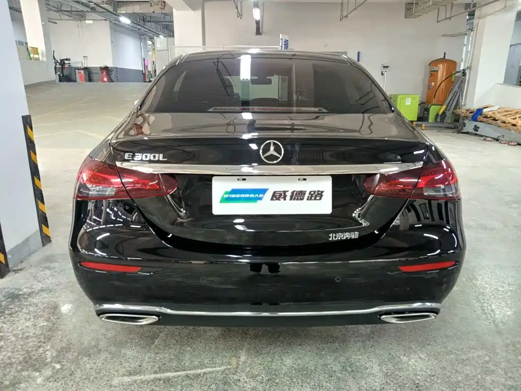 Mercedes-Benz E-Class — миниатюра 5