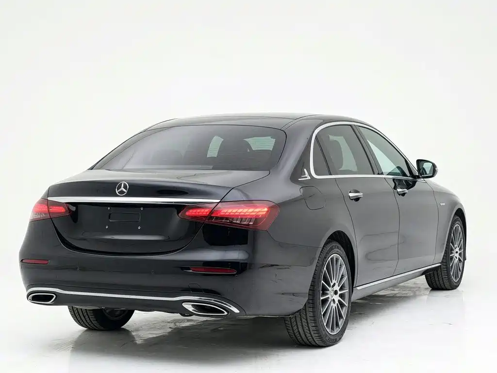Mercedes-Benz E-Class — миниатюра 4