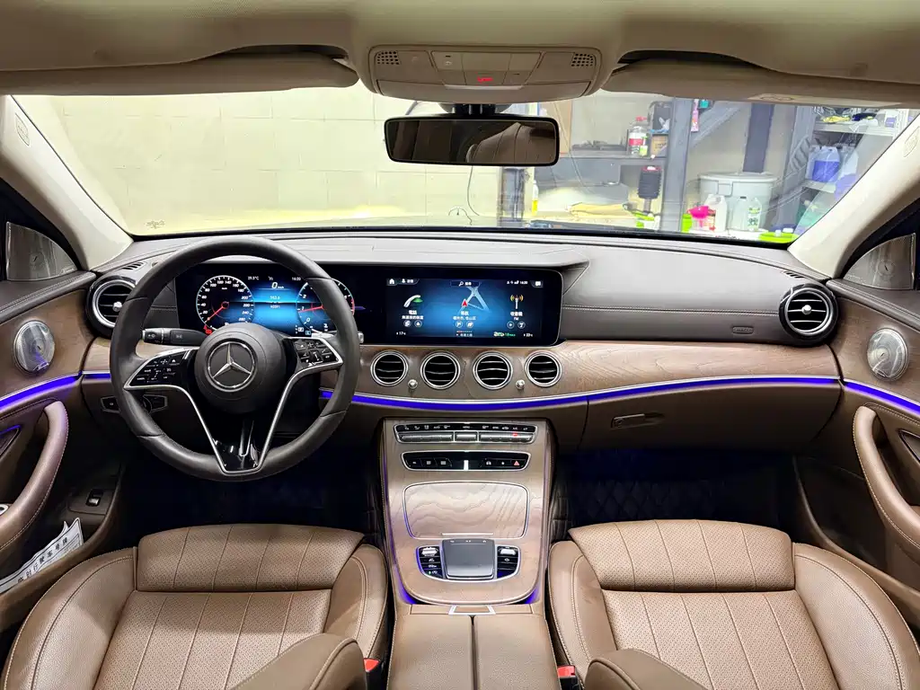 Mercedes-Benz E-Class — миниатюра 8