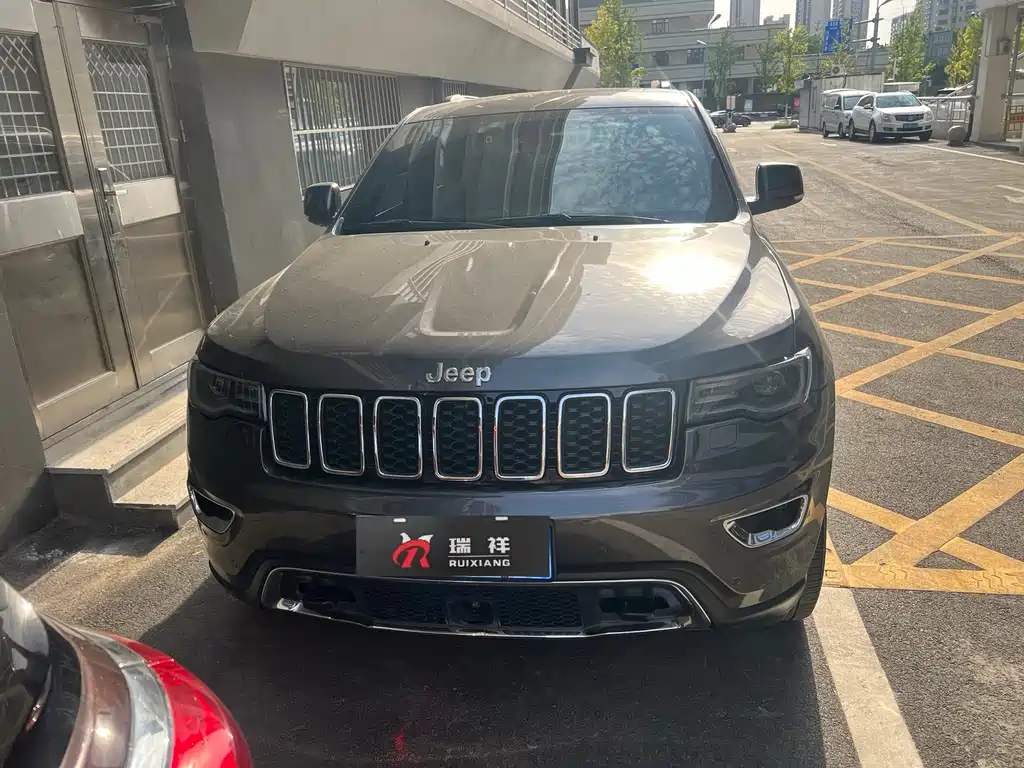 Купить Jeep Grand Cherokee (Import)