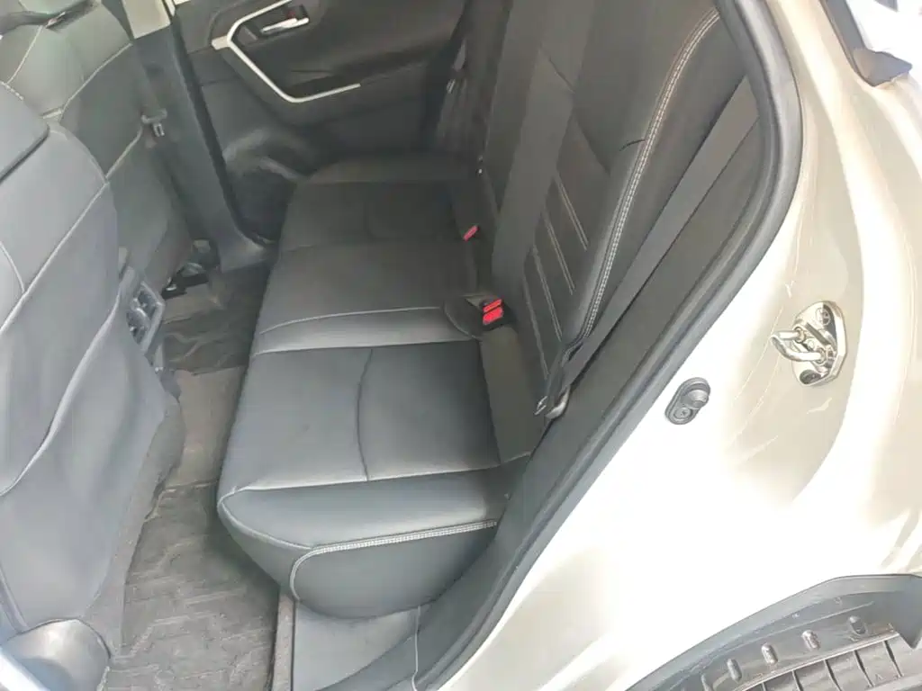 Toyota RAV4 — миниатюра 17